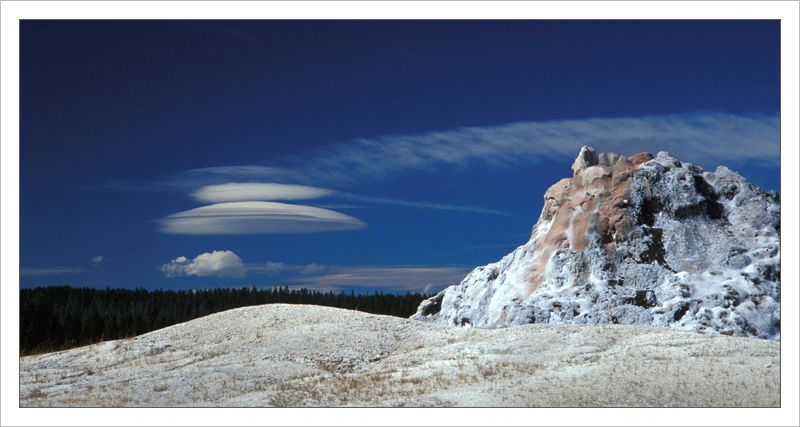YellowStone06.jpg - Nuages lenticulaires magnifiques